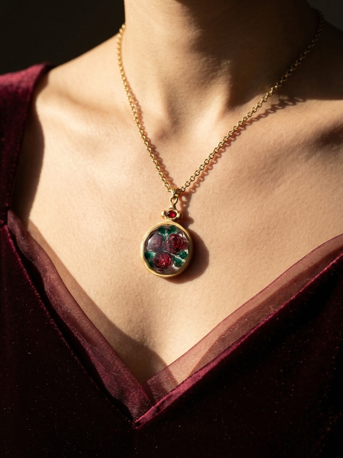 Roses Pendant view 4